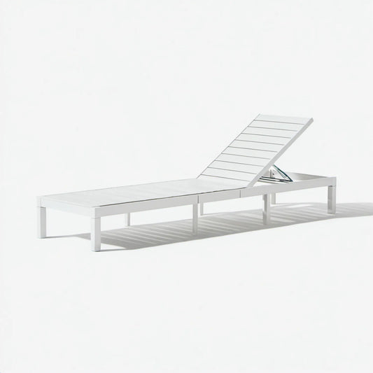 Biały aluminiowy leżak ogrodowy z regulowanym oparciem 200 × 65 × 32 cm